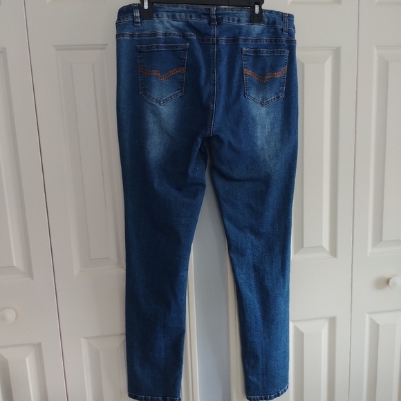 Jack David Distressed Medium Wash Straight Leg Jeans 20 - Picture 4 of 10